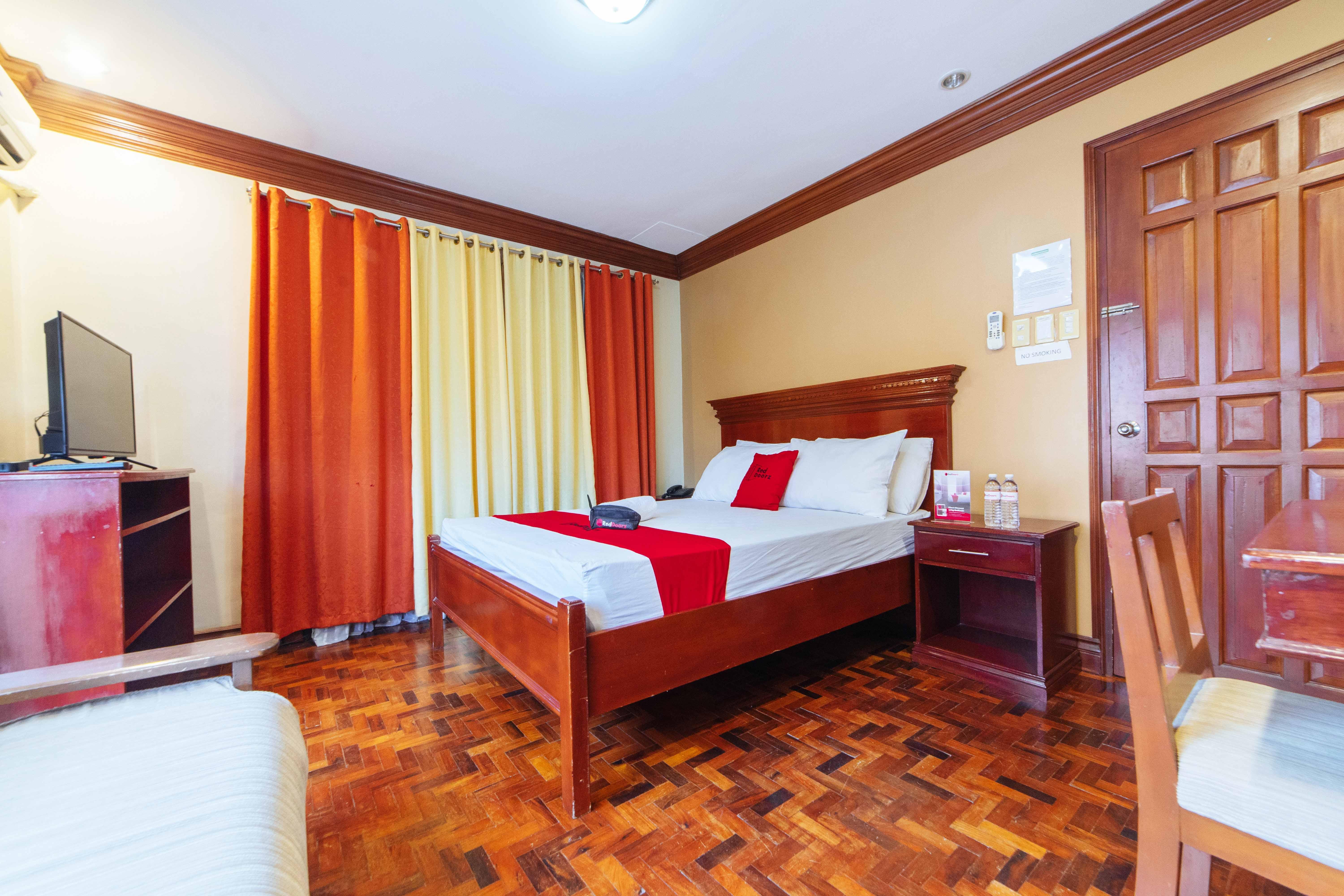 RedDoorz Plus @ Starhomes Olivianville Tarlac City Exterior foto