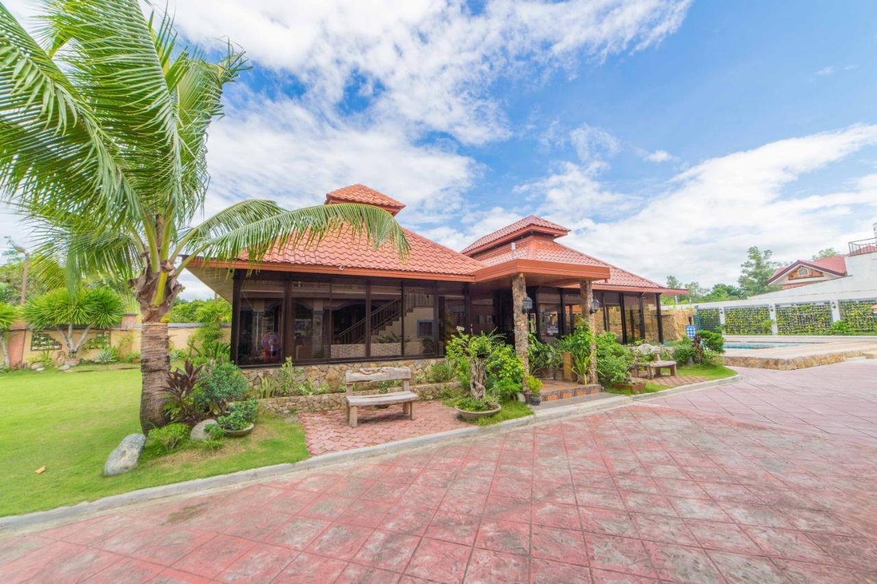 RedDoorz Plus @ Starhomes Olivianville Tarlac City Exterior foto