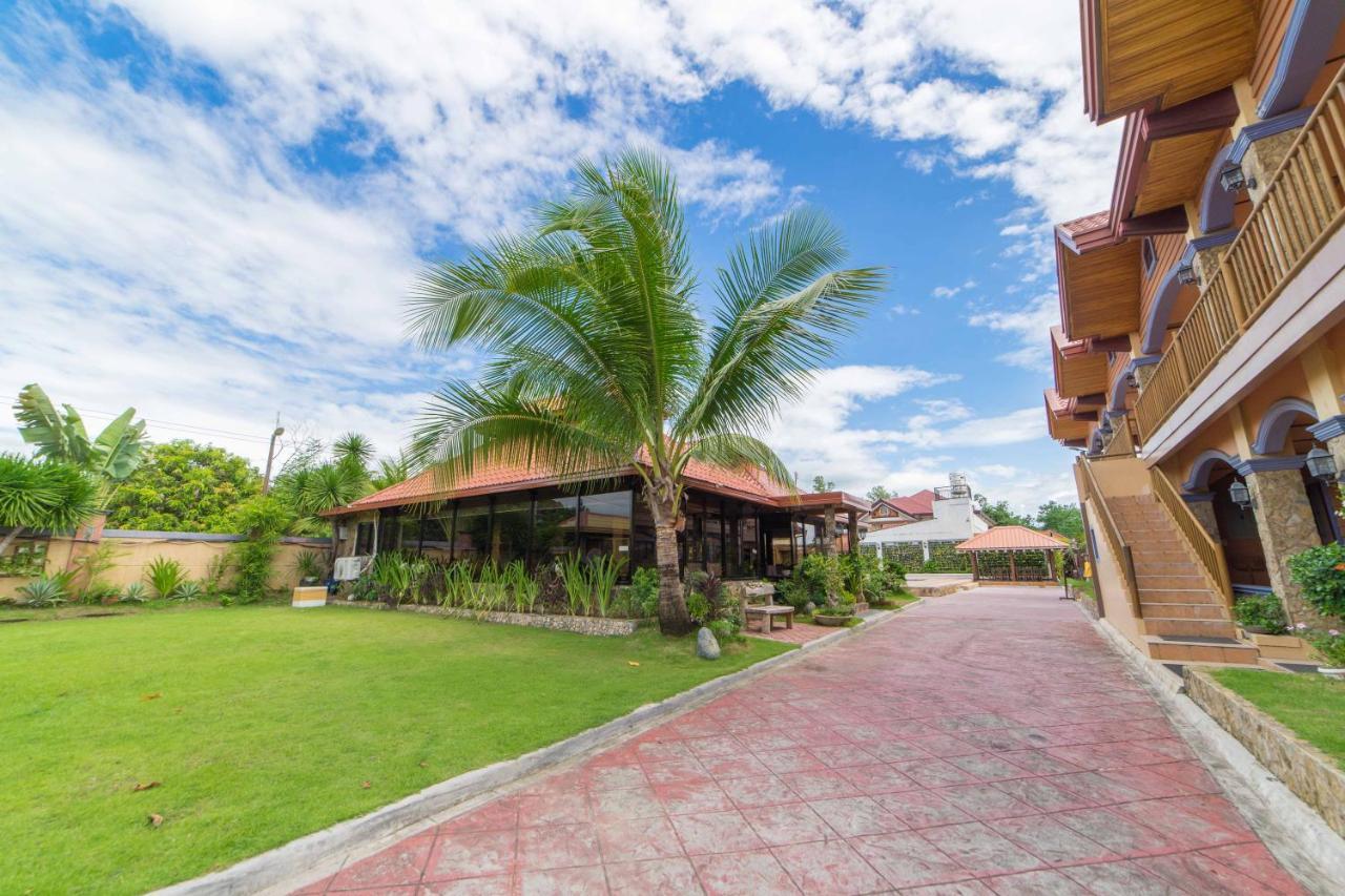 RedDoorz Plus @ Starhomes Olivianville Tarlac City Exterior foto