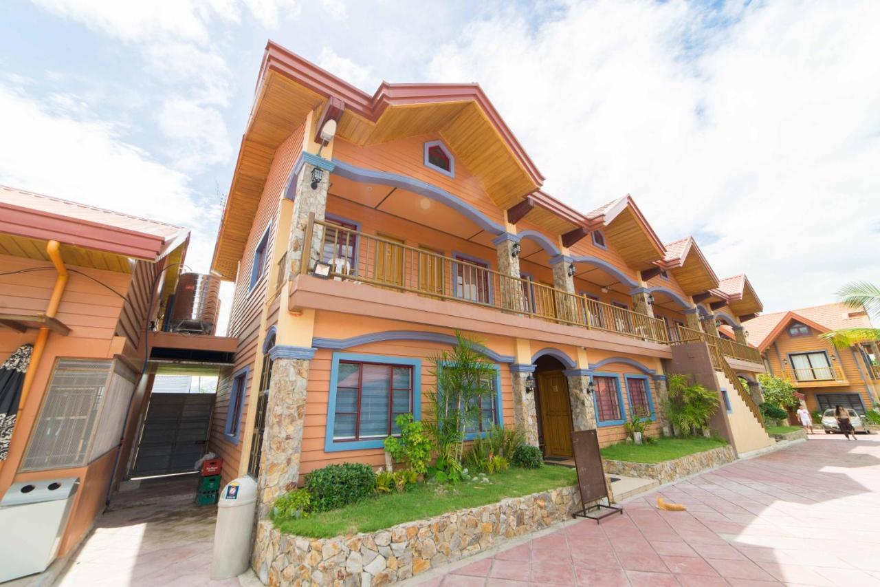 RedDoorz Plus @ Starhomes Olivianville Tarlac City Exterior foto