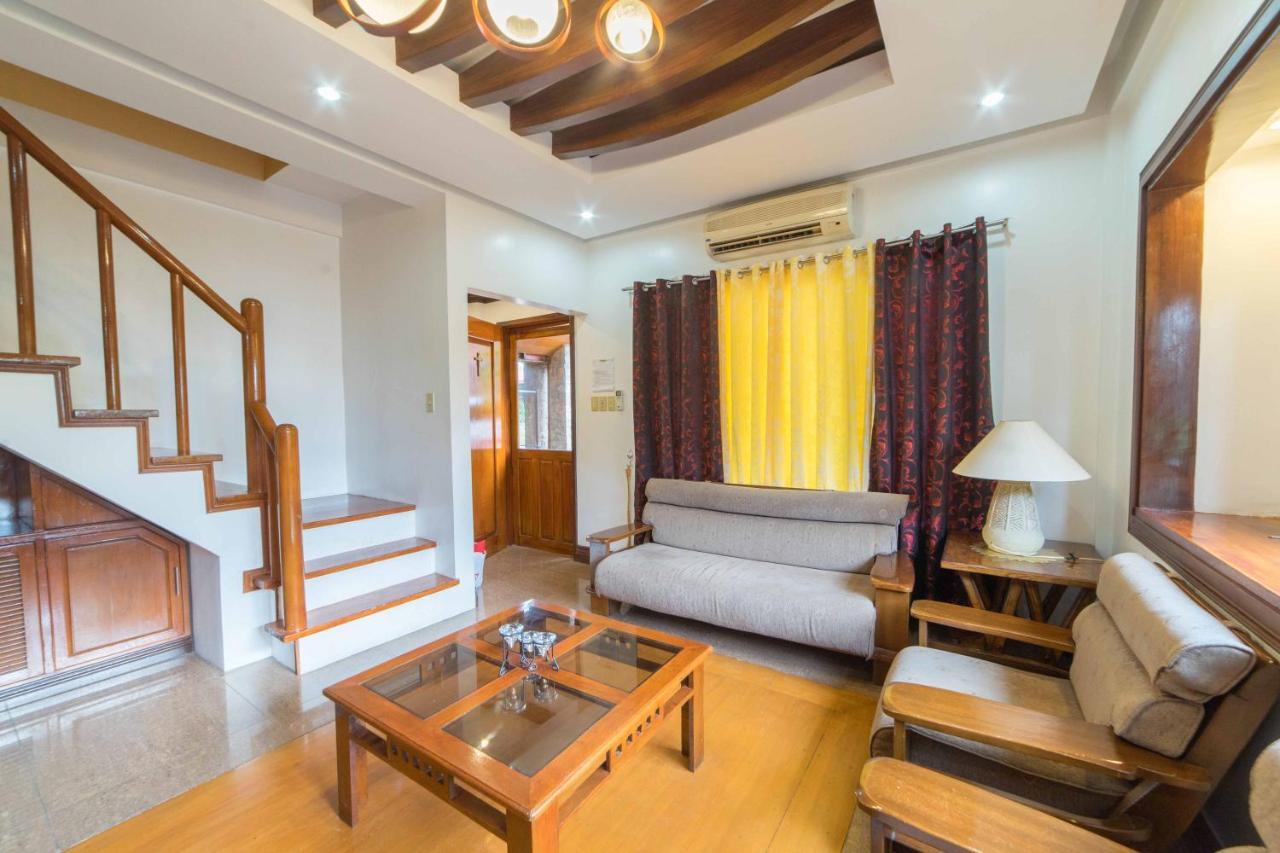 RedDoorz Plus @ Starhomes Olivianville Tarlac City Exterior foto